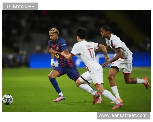 巴萨精彩瞬间连中两记世界波现场视角让人目不暇接